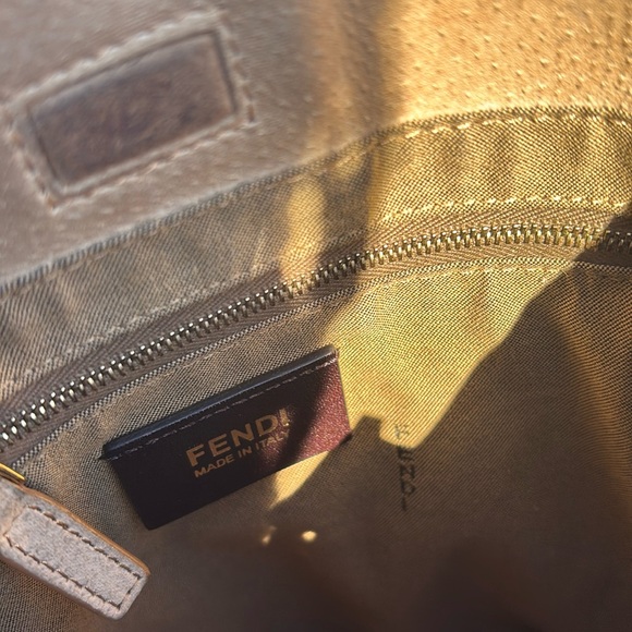 Fendi bag great condition - Picture 11 of 11